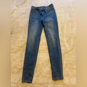 size 6 long American eagle skinny jeans